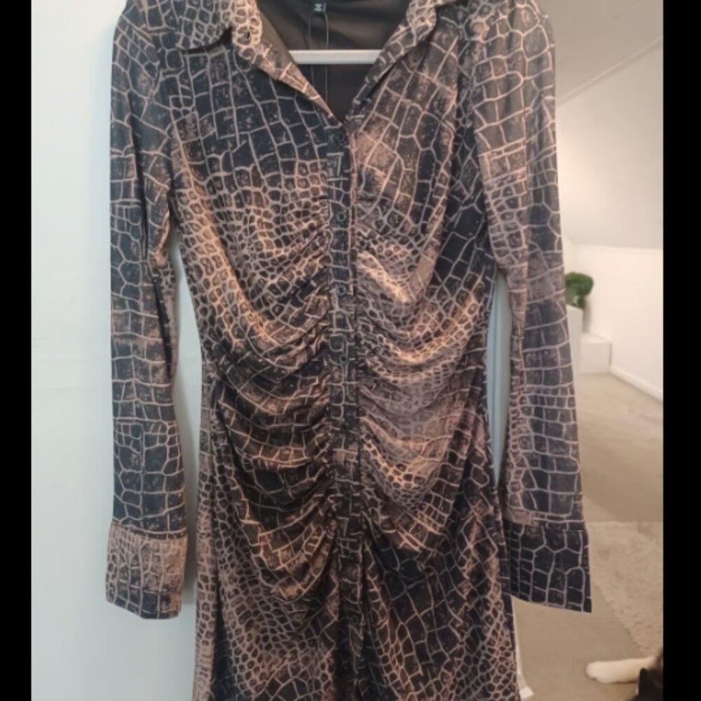 Fashion Nova Long Sleeve Button Up Mesh Snake Skin Print Bodycon Shirt Dress L